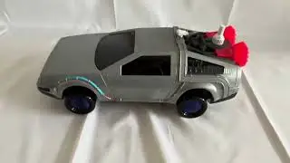 1992年製ヴィンテージ プラコ・トイズ - バック・トゥ・ザ・フューチャー エレクトロニック・デロリアン - ドック・ブラウンのタイムマシンモデル