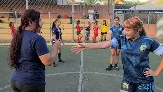 Comenzó el partido de futbol mas esperado🥰las chicas demostrando su calidad.