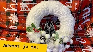 Vánoční věnec na dveře.
