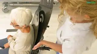 Immedia E-Board Oval L - How to apply a sling on a user sitting in a wheelchair