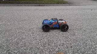 Yoncher YC400/Flyhal FC610 - Quick Run on Wet Pavement!
