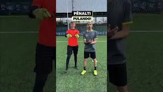 Desafio do Penalti de costas!