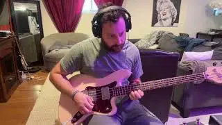 Squier Paranormal Series Rascal Bass Demo: A Perfect, Pink, Punk Bass