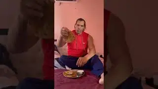 The great khali eat parathas with milk l #Celebrityworld l #Thegreatkhali l