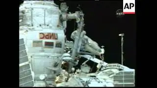 Cosmonauts handle explosives during daring spacewalk