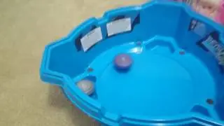 Beyblade burst Valtryk v2 vs odax