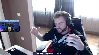 NIKO TILTANDO COM O VINI DA F&Uacute;RIA.
