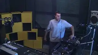 Slapfunk with Julian Alexander + DJ SENC