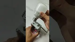 A small hand-cranked generator that generates electricity just by shaking it! #tools
