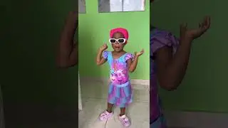 Isabella come r&aacute;pido para ir a la piscina