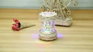 Cutie Muzicala Rotativa din Lemn, BOMSTOM, 1 melodie, 3 cai, Multicolor, 0.65 Kg