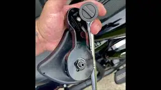 Install KST Mirrors Brackets on my Street Glide Special 2020.