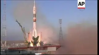 Raw: Soyuz Rocket Blasts Off With Three On Board
