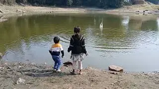 Shivansh talab me masti krte hue #FamilyVlog #CuteBaby #IndianFamilyVlog #VlogLife #DailyVlog 