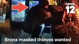 На видео запечатлено, как воры в масках врываются в ресторан в Бронксе и крадут кассовый аппарат ...