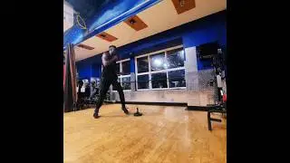 Accurate shots & angles 🥊🥊💯 #boxing #righthook #rhythm #doubleendbag #fastfootwork #jab #accurate !!