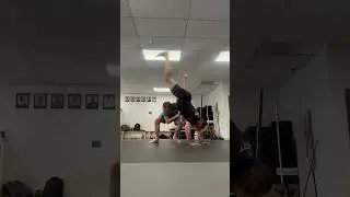 Double leg takedown defense cartwheel go behind #bjj #wrestling #10thplanetjiujitsu #ufc