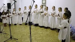 PRILOG VRT - NOVOGODI&Scaron;NjI KONCERT DEČIJIH HOROVA u ZAMKU