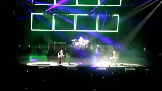 Blink 182 O2 Arena 8th June 2012 - Travis Barker Drum Solo and Violence in HD