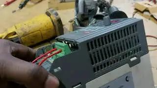 EXPLAINING IN HINDI EMOTRON VSS23 4P2 AC DRIVE WITH ALL PARAMETER || 1PHASE I/O AND 3PHASE O/P DRIVE