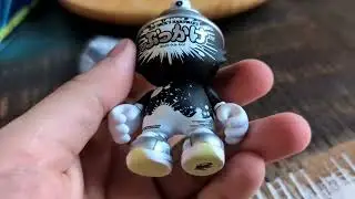 Janky Series 4 Superplastic Vinyl Figure Opening 17