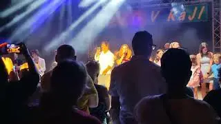 Sagvan Tofi:  písnička Večírek
