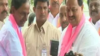 Welcoming D srinivas as a brother : CM KCR