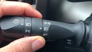 Toyota RAV4 &ndash; How to turn on/off the headlights