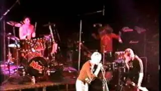 Catherine W James Iha(MC) & Darcy 6-20-97 Metro, ChicagoMerry Go Round, 4 Leaf Clover Live (2 of 4)