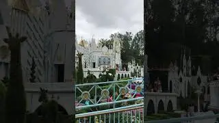 It&rsquo;s a small world clock with 1988-2002 Audio ￼￼