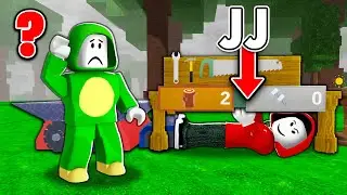 JJ used a Glitch to troll Mikey and Hide from Him 99 Nights in the Forest - Maizen Roblox