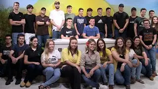 Por tr&aacute;s das c&acirc;meras: calouros de agronomia da FAG visitam est&uacute;dios do AgroFAG