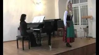 Sini Tuomisalo sings 