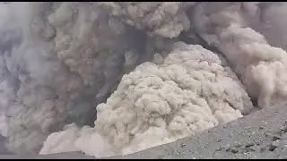 Captan el momento de la erupci&oacute;n del volc&aacute;n Lascar de Toconao