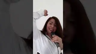 Fuera de mi vida Sandra La Voz Romántica 