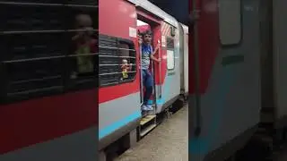 train no 22944 Indore daund express arival Ratlam junction #shortvlog #vlog #viralvideo #train