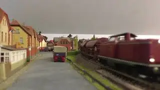 Mittelstadt-TV; Ein Zug aus vielen Blickwinkeln (BRAWA BR 213 mit.Sound)