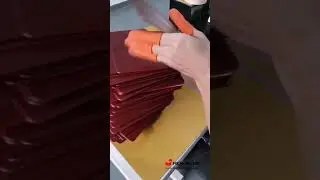 Edge gluing and pressing machine for PU leather note book cover