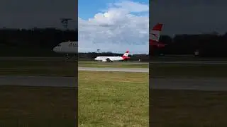 Austrian Airlines A320 take off from  Hamburg Airport #hamburgairport #a320 #austrianairlines