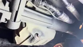 Как снять масляный поддон на Dodge Charger, Challenger, Magnum, Chrysler 300 RWD с двигателем HEM...