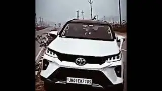 fortuner divider on highway 🛣️ vs thar divider on highway #thar power #cross#viral  #shorts