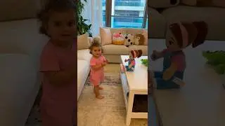 Hop hop hop with Ms. Rachel like Yaso 🫠#happy #love #dubaimums #toddlerlearning @msrachel