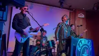 American Idiot - Kamikaze Zulú - Sala Creedence