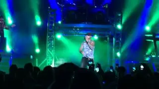 Brantley Gilbert - Kick it in the Sticks (Live) - Pennysaver Amphitheatre - July 3, 2014
