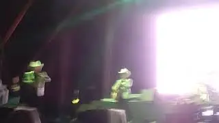 LALO MORA, EL. INVASOR MAYOR, CABELLOS LARGOS