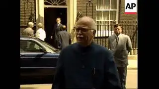 Indian deputy prime minister meets Blair, photo op