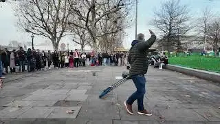 Уличное представление на одноколесном велосипеде | Лондон, Великобритания