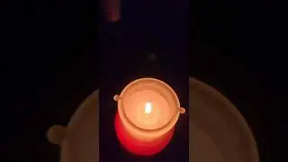 how does the coleman led candle work!