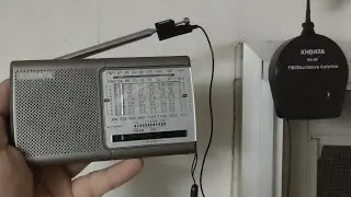 XHData D-219 shortwave radio with AN-80 external antenna - 24July2023