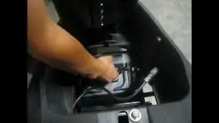 How to connect battery on GIO Electric Scooter